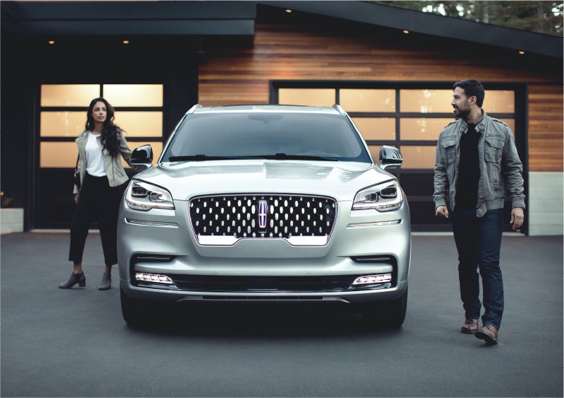 The sparkling grille of the 2023 Lincoln Aviator® Grand Touring model | Irwin Lincoln Laconia in Laconia NH