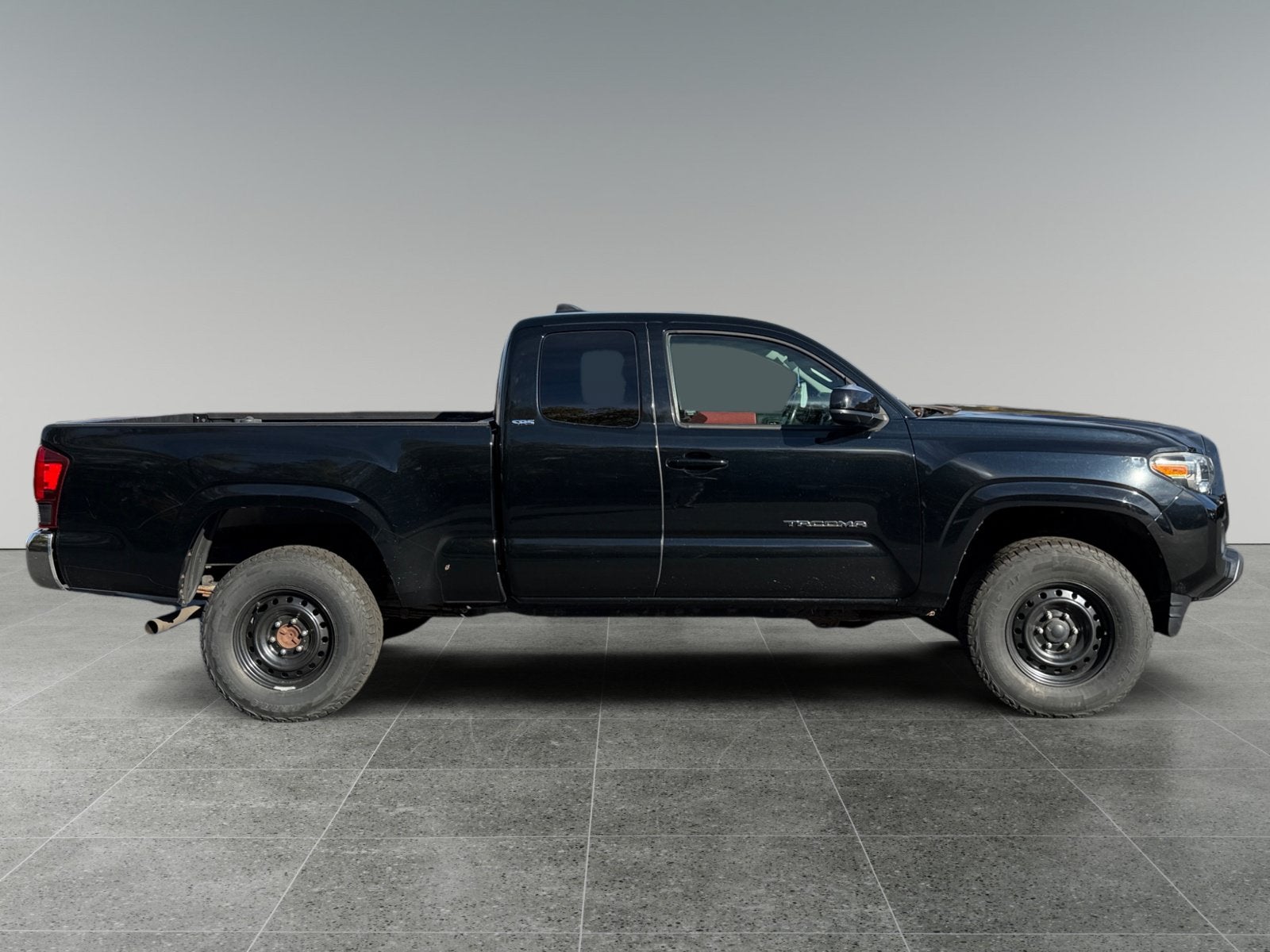 2018 Toyota Tacoma SR