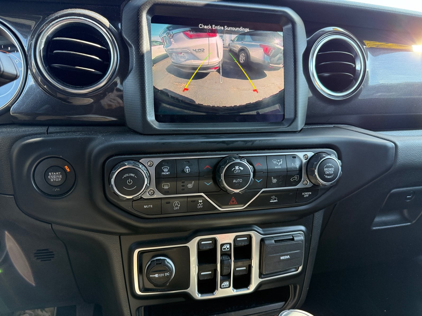 2022 Jeep Wrangler Unlimited Sahara Altitude