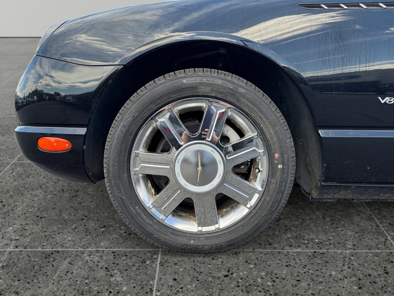 2004 Ford Thunderbird Base
