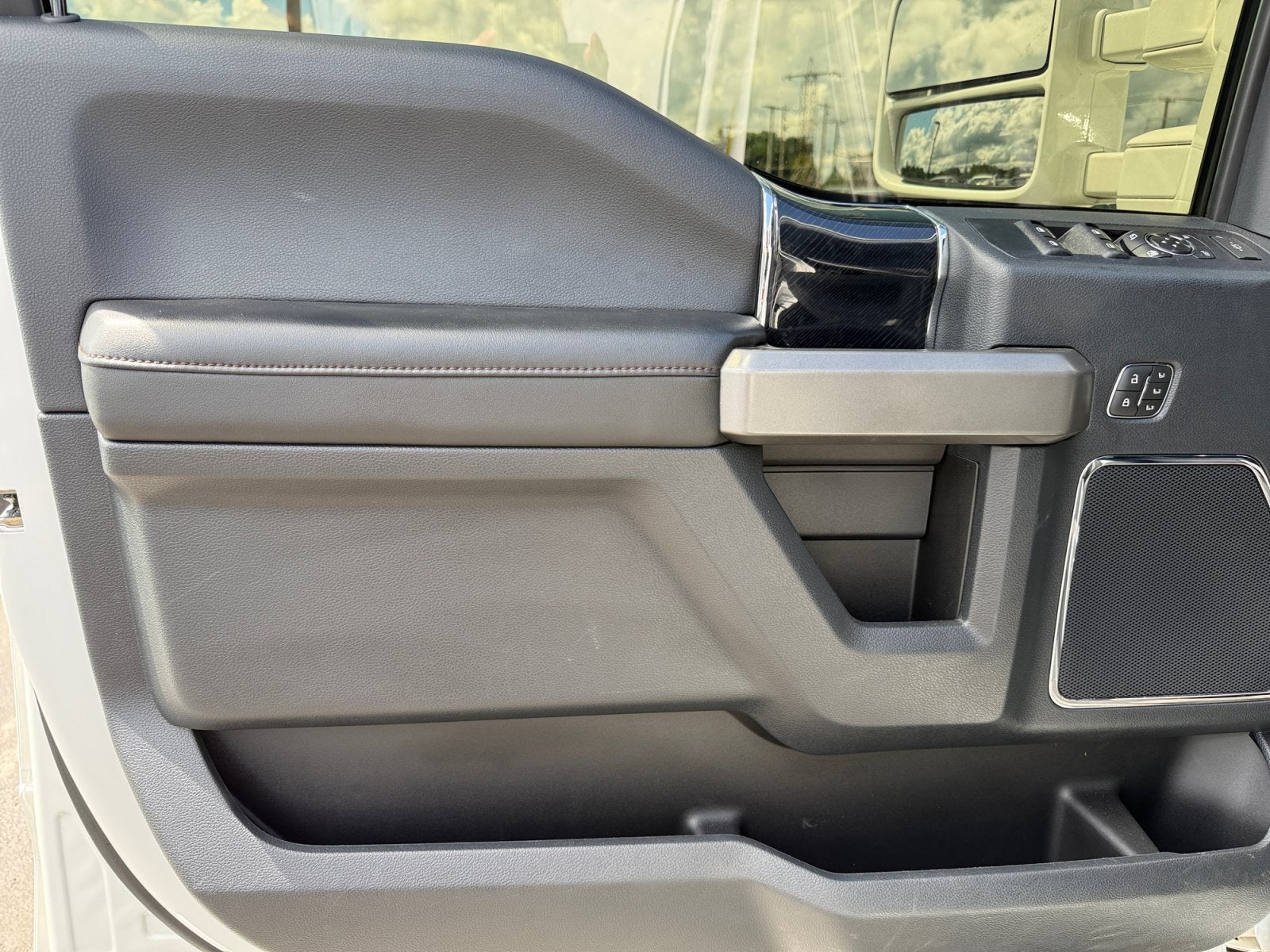 2022 Ford Super Duty F-250 SRW Platinum