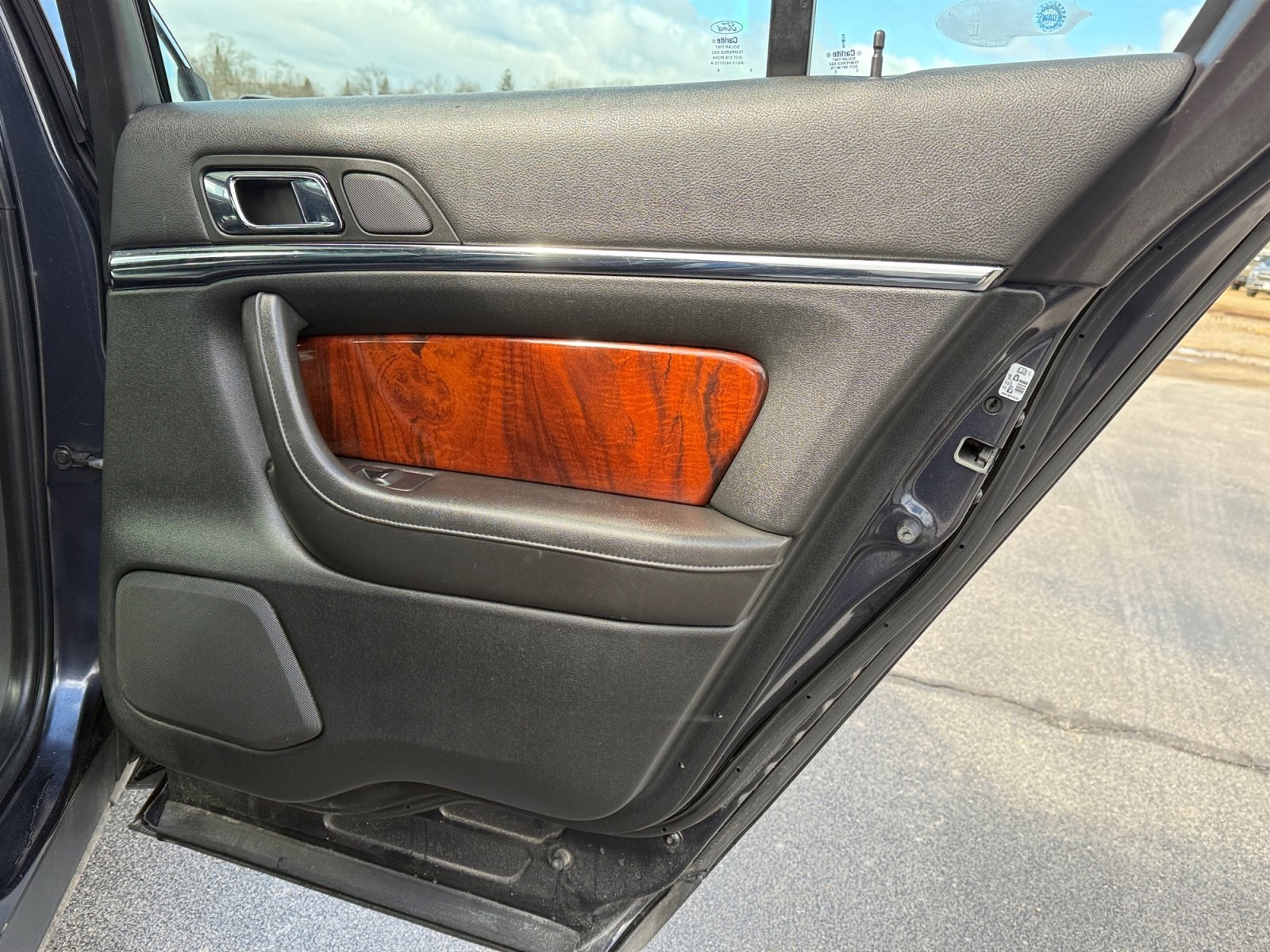 2014 Lincoln MKS Base