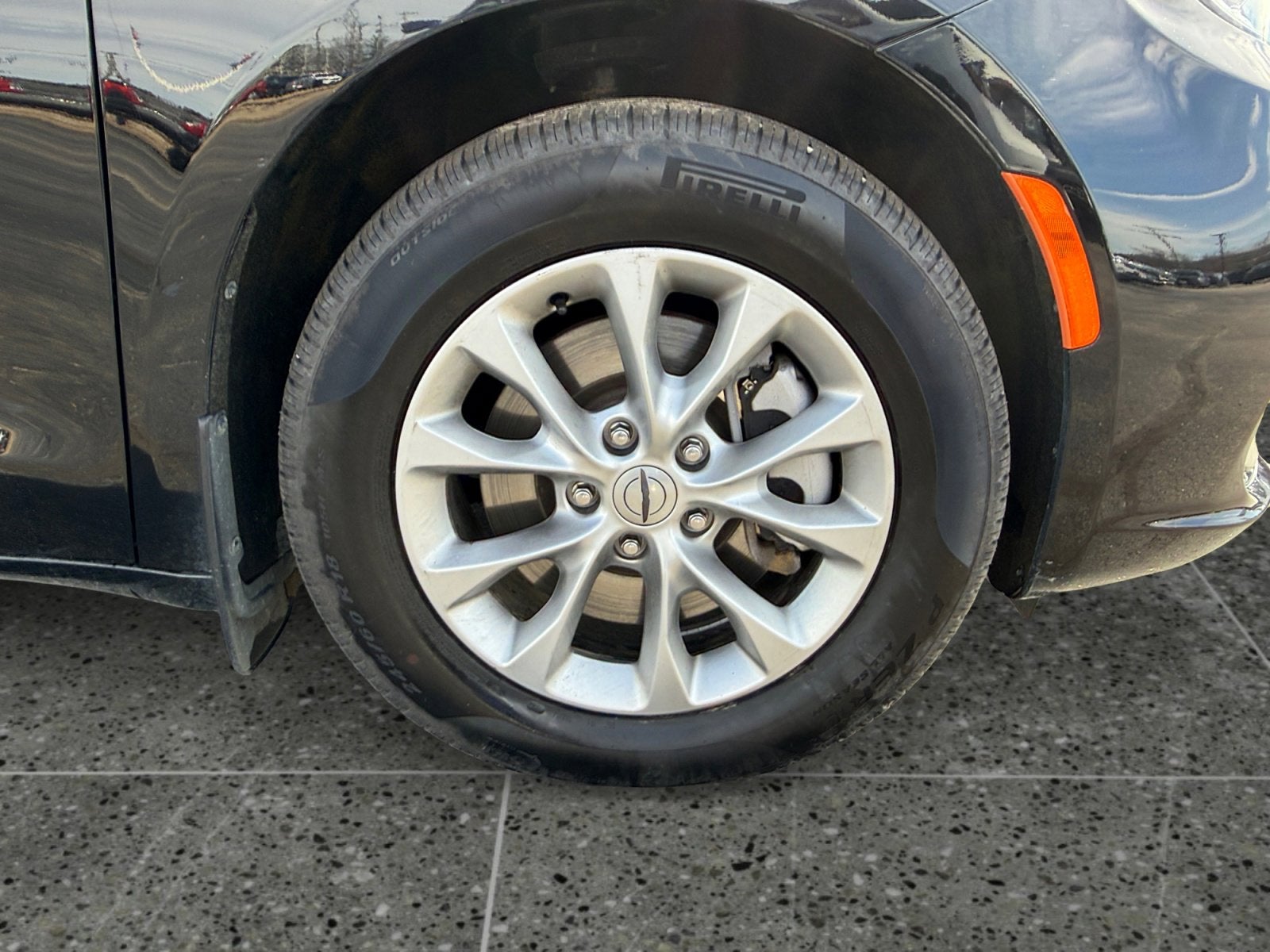 2025 Chrysler Pacifica Select