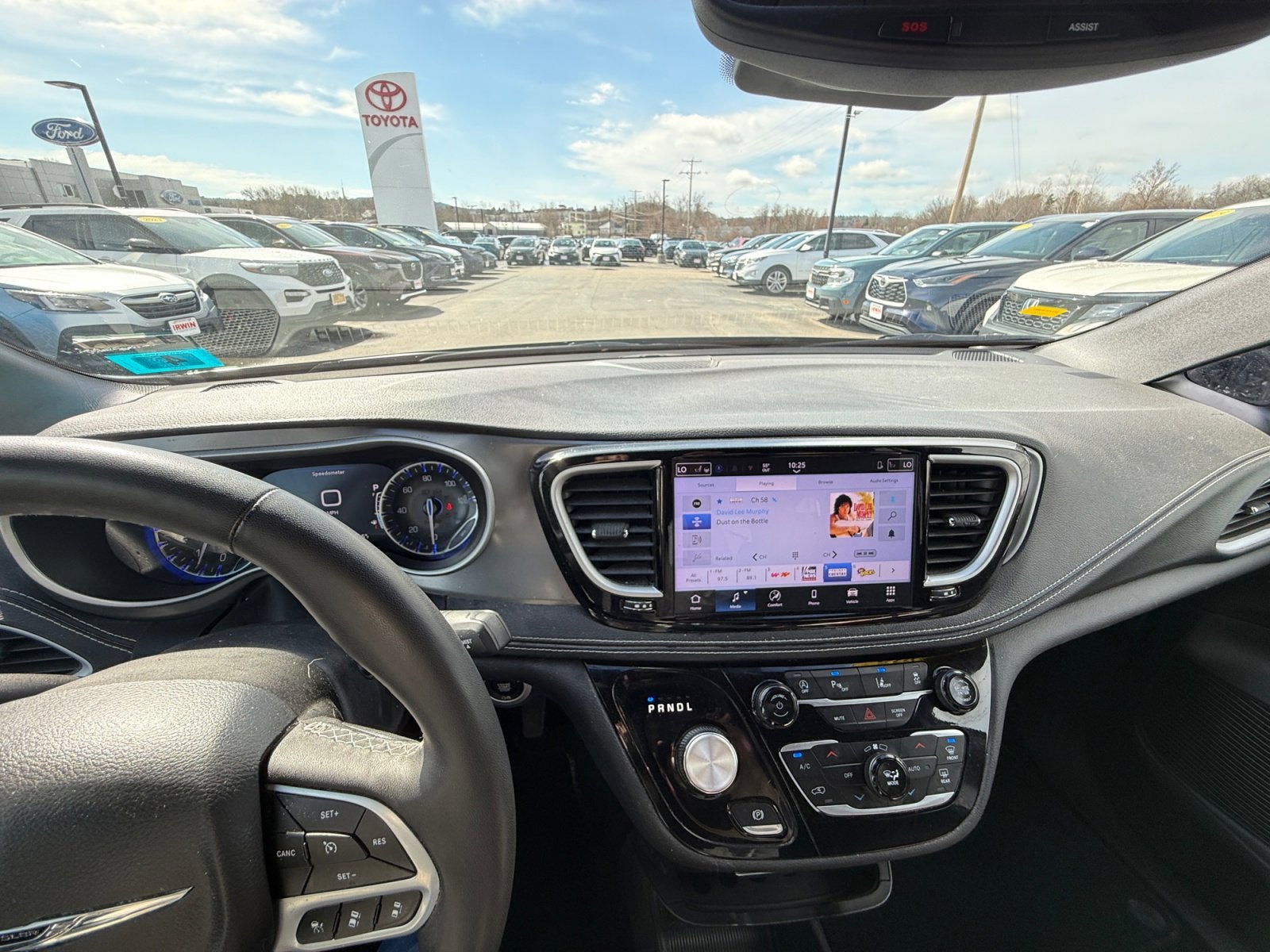 2025 Chrysler Pacifica Select