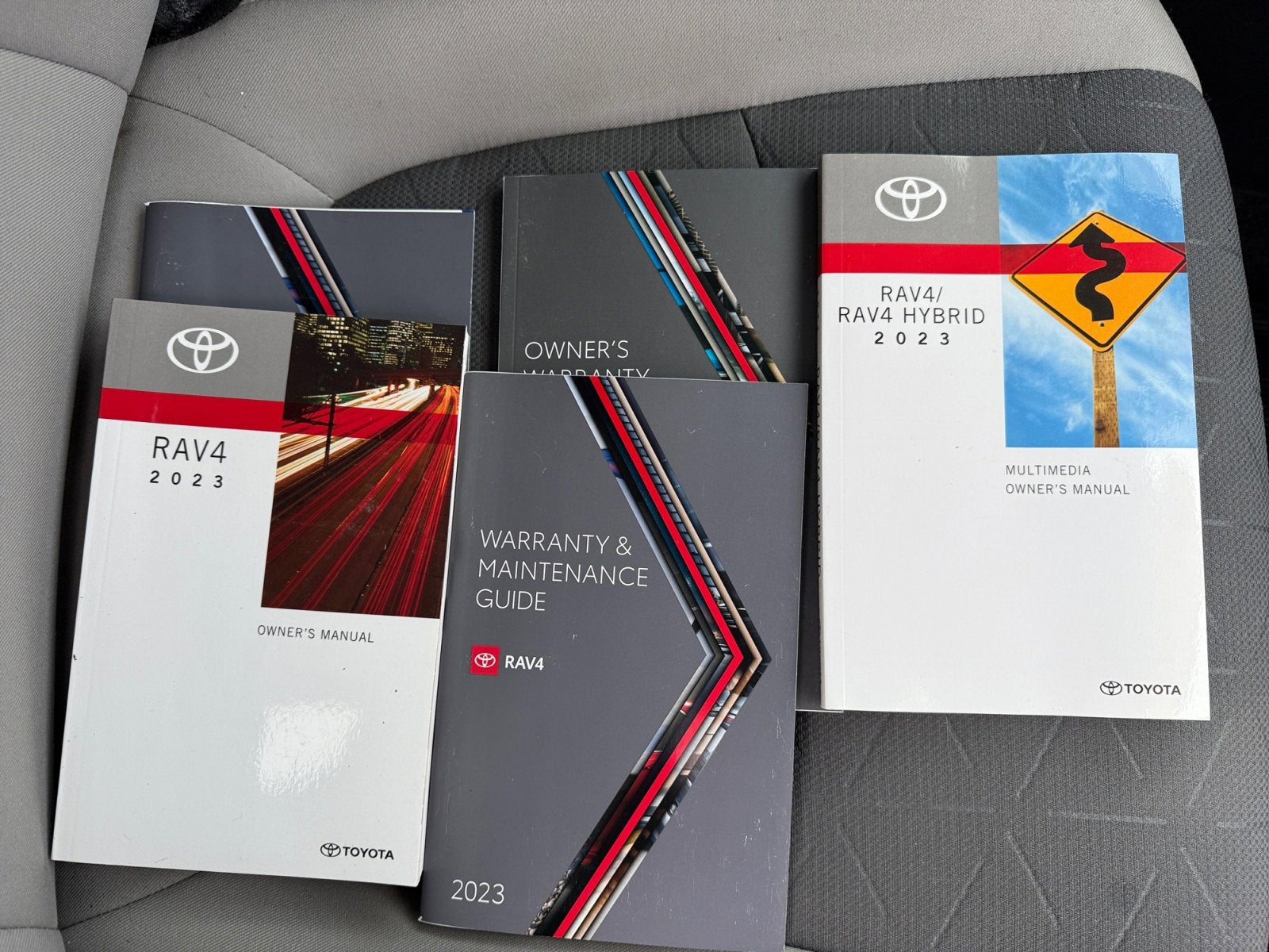 2023 Toyota RAV4 XLE