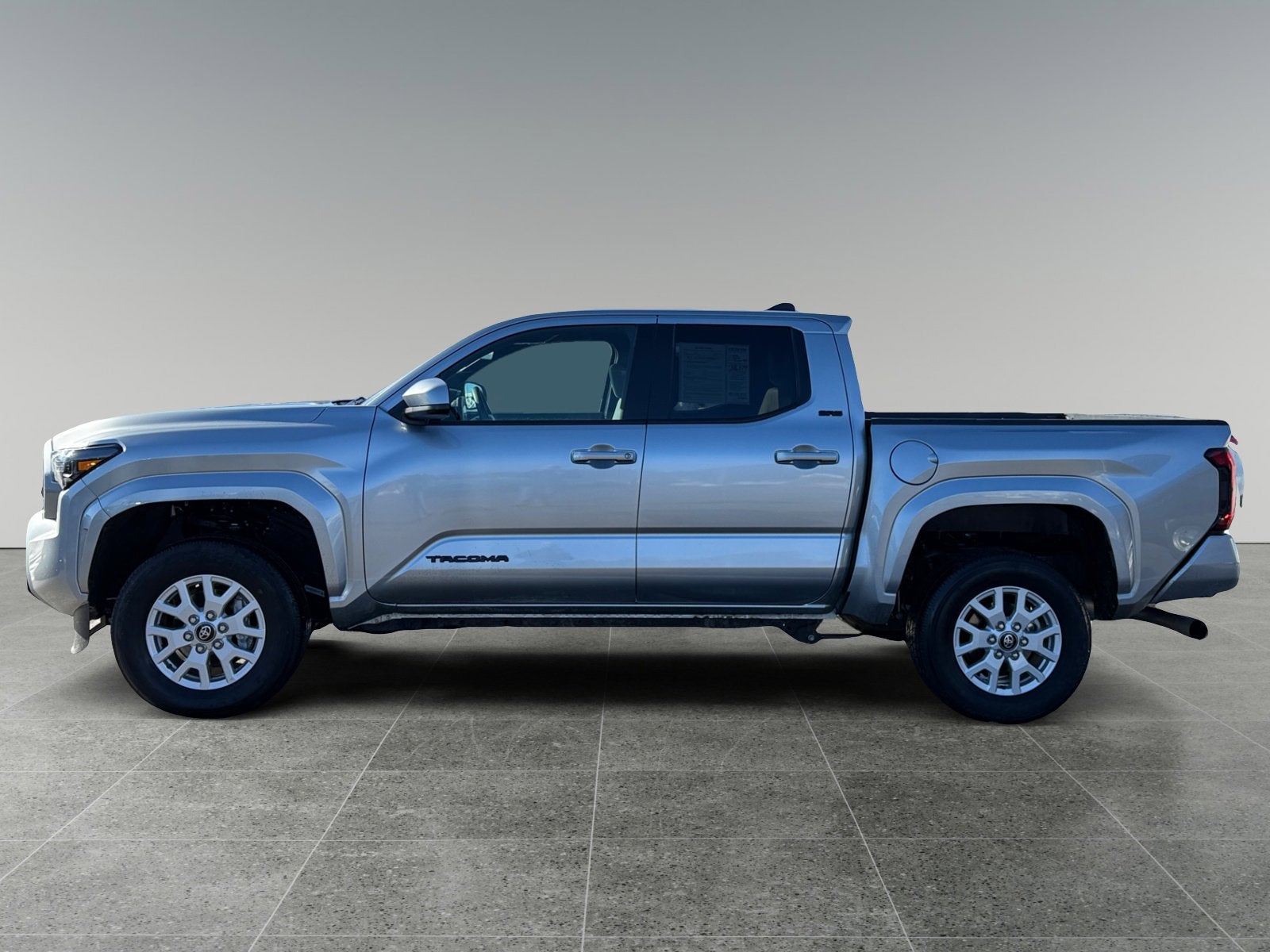 2025 Toyota Tacoma 4WD SR5