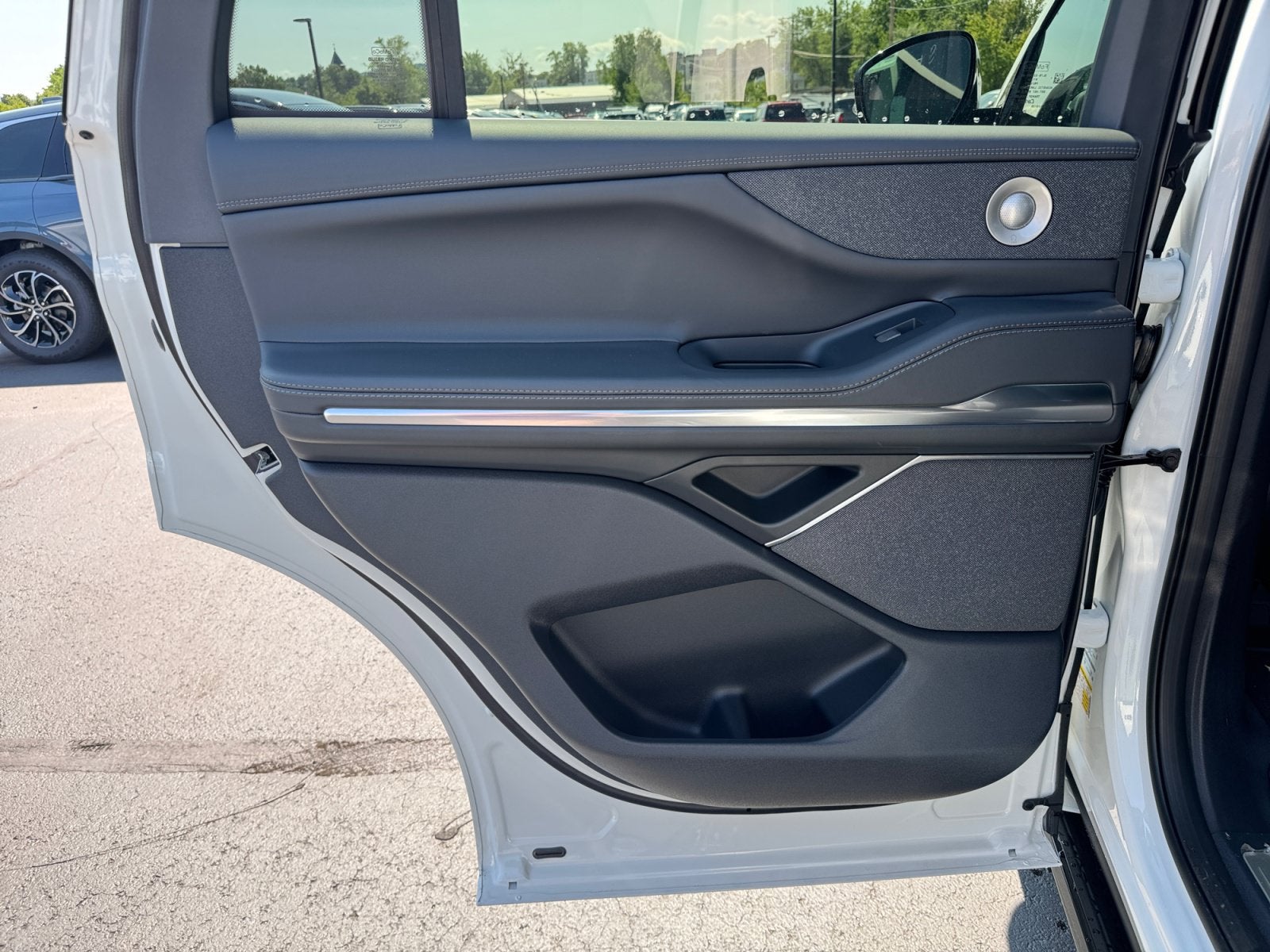 2027 Lincoln Navigator Reserve