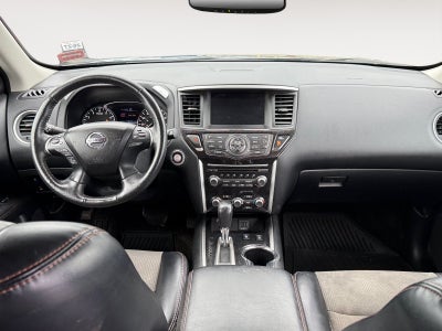 2020 Nissan Pathfinder SV