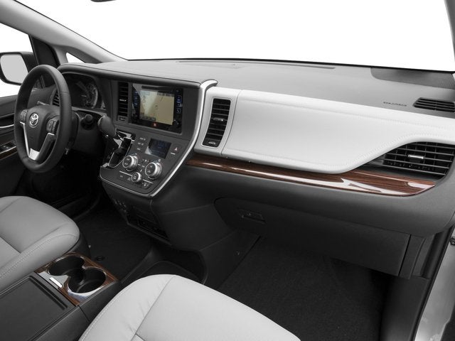 2017 Toyota Sienna XLE