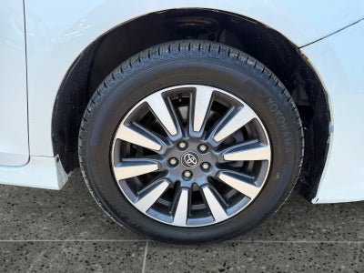 2020 Toyota Sienna XLE
