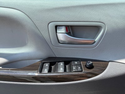 2020 Toyota Sienna XLE