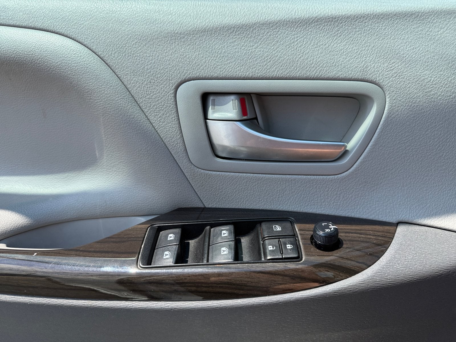 2020 Toyota Sienna XLE
