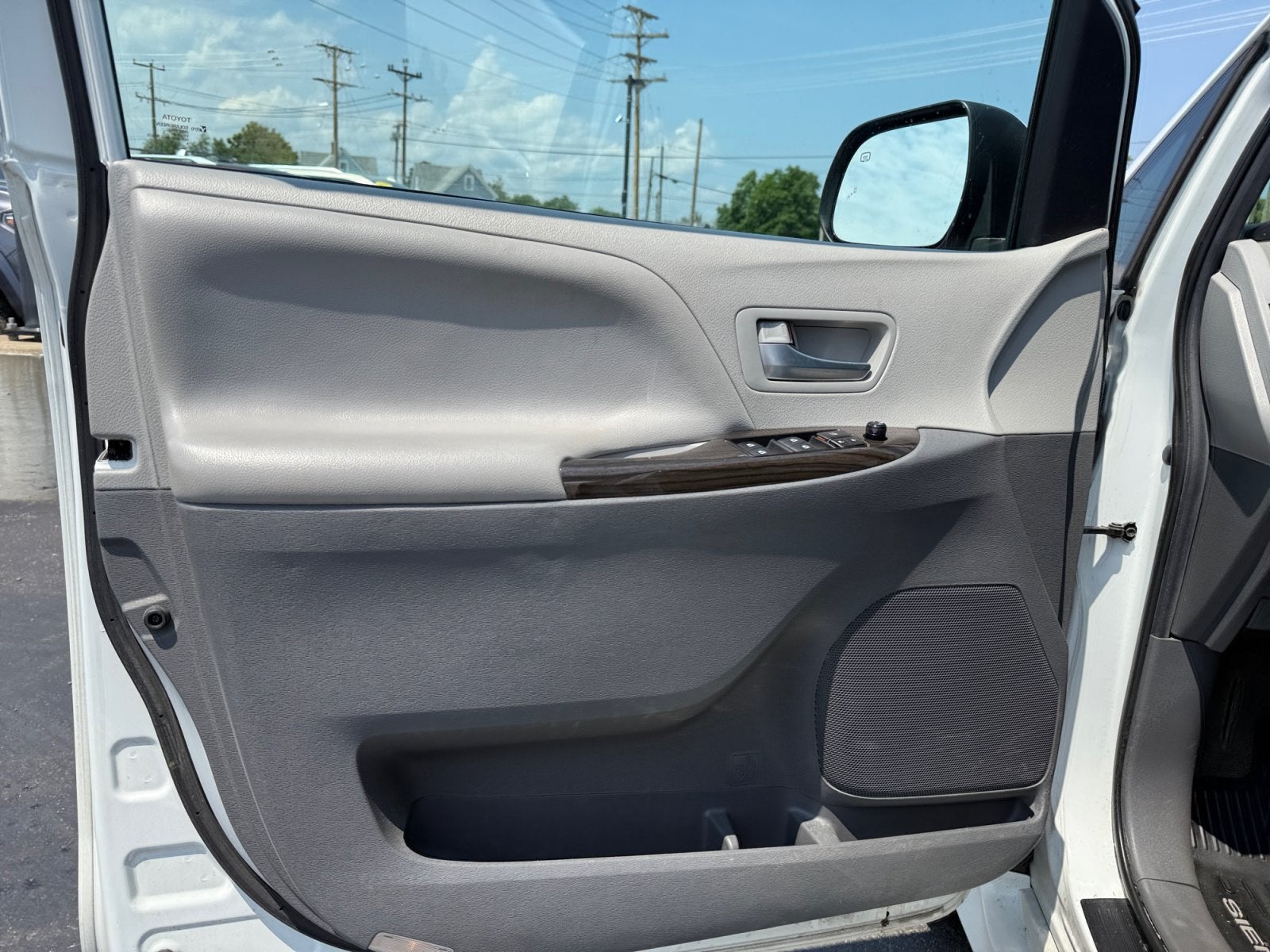 2020 Toyota Sienna XLE