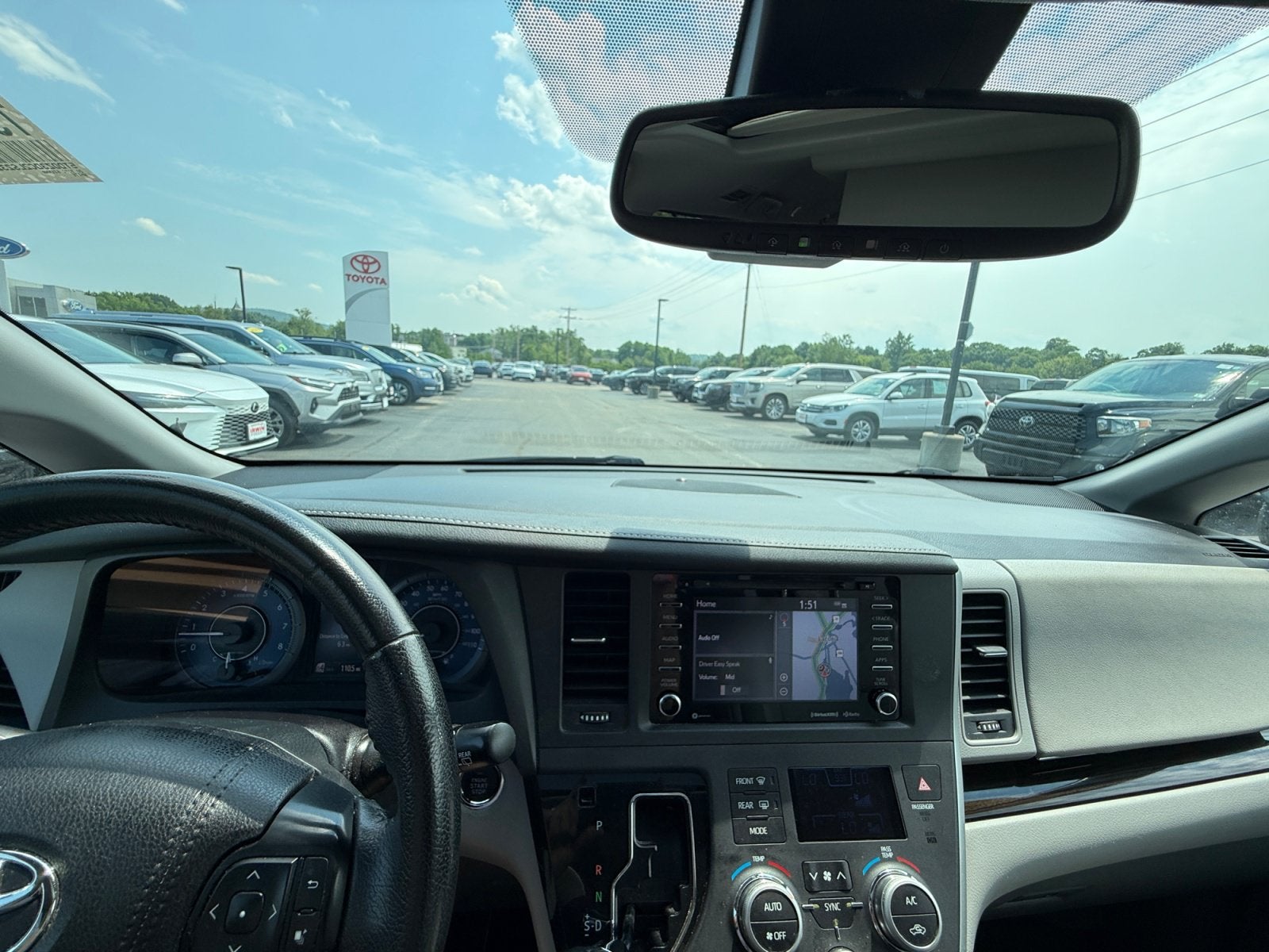 2020 Toyota Sienna XLE