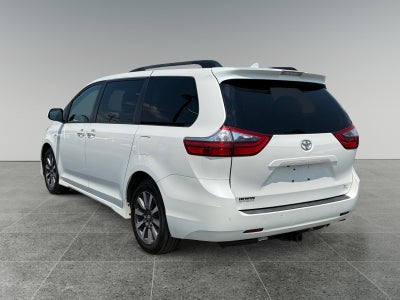 2020 Toyota Sienna XLE