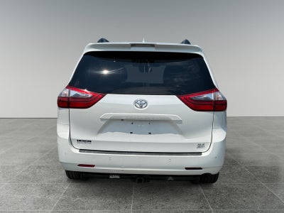 2020 Toyota Sienna XLE