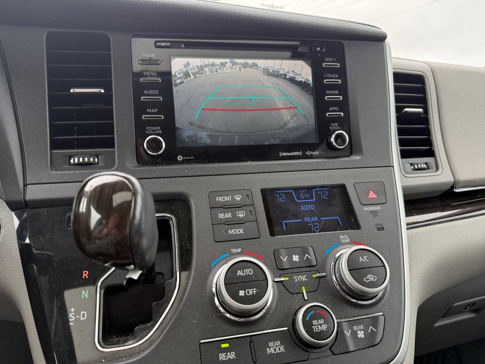 2020 Toyota Sienna XLE