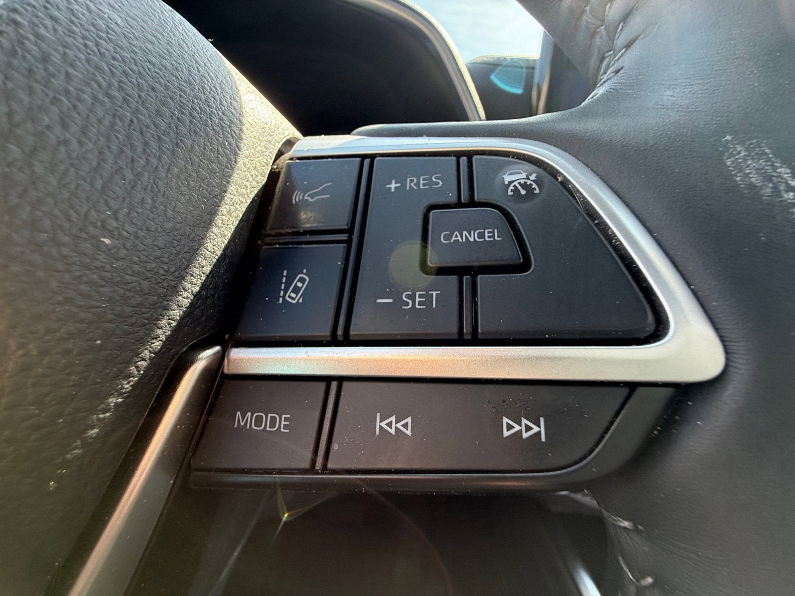 2025 Toyota Highlander Hybrid Platinum