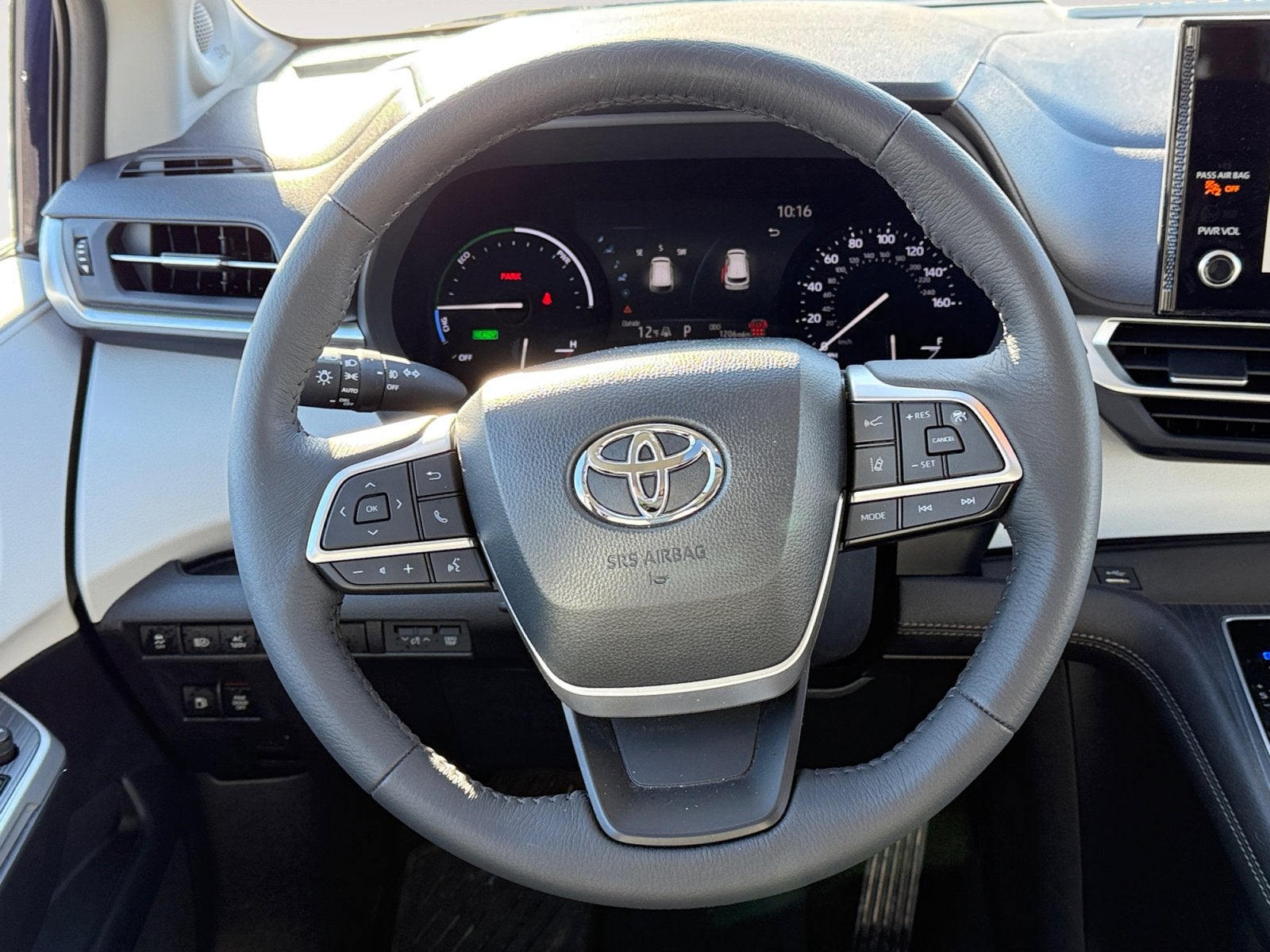 2025 Toyota Sienna XLE
