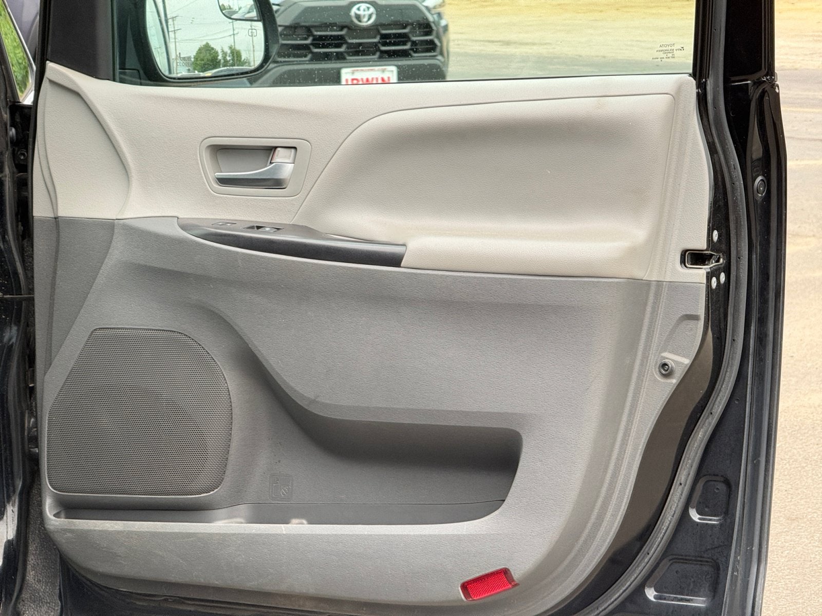 2020 Toyota Sienna LE