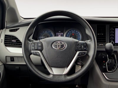2020 Toyota Sienna LE