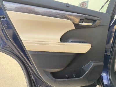 2023 Toyota Highlander Platinum