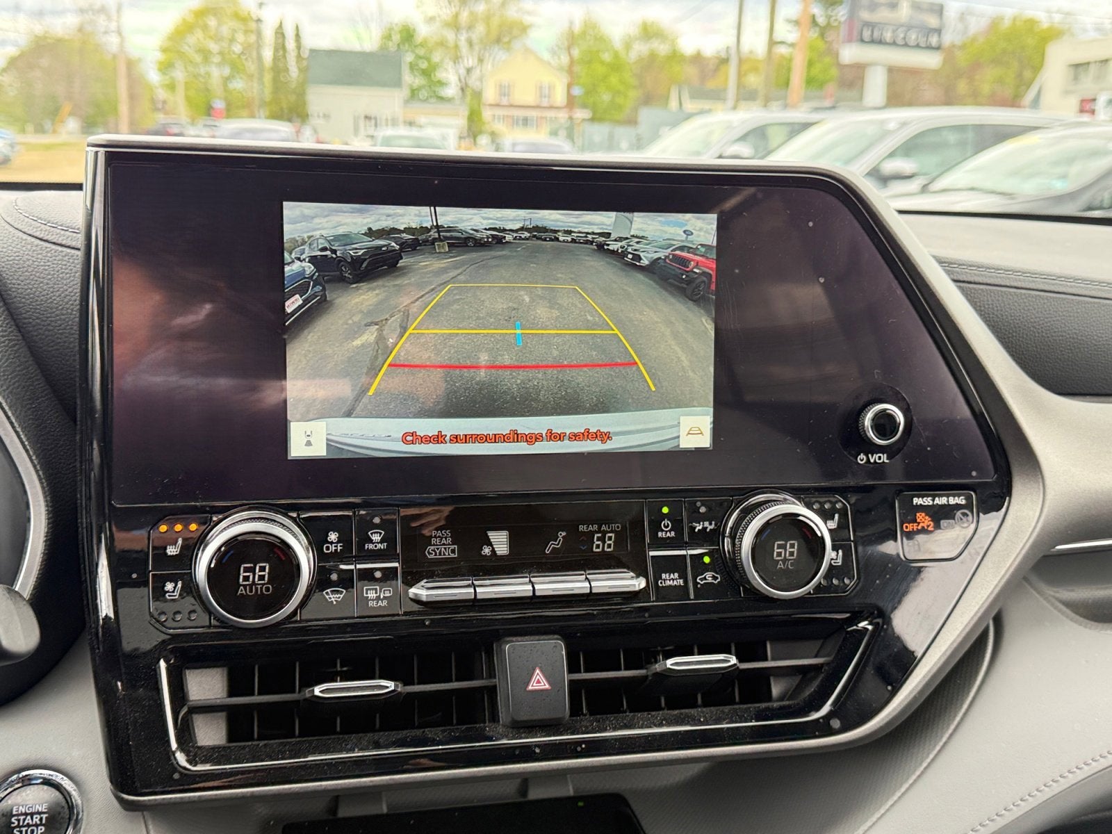 2023 Toyota Highlander LE