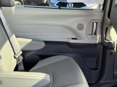2022 Toyota Sienna Limited