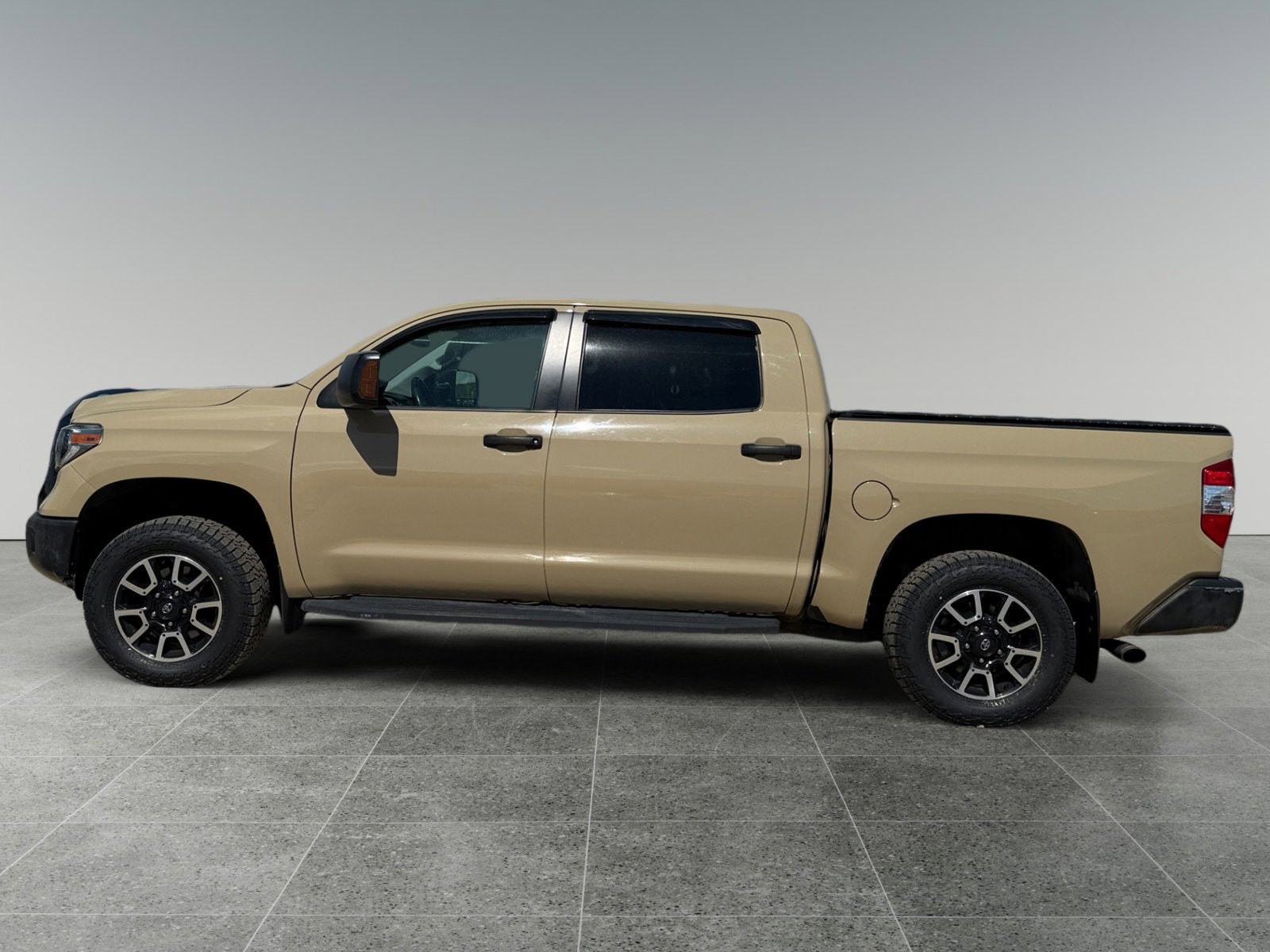2018 Toyota Tundra 4WD Truck SR5