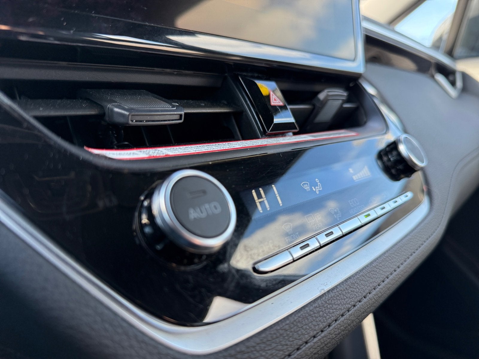 2024 Toyota Corolla Cross Hybrid XSE