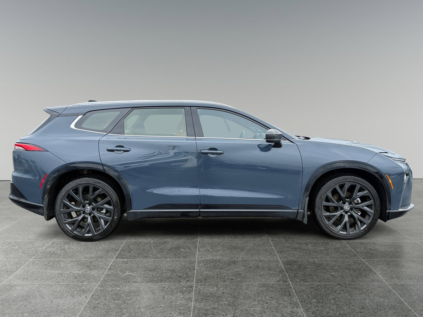 2025 Toyota Crown Signia Limited