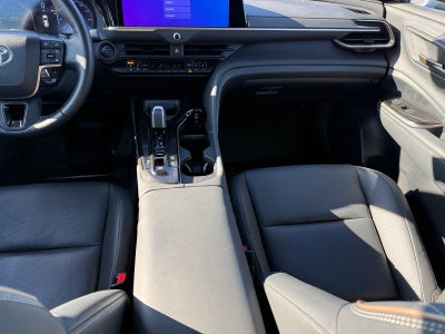 2025 Toyota Crown Signia XLE