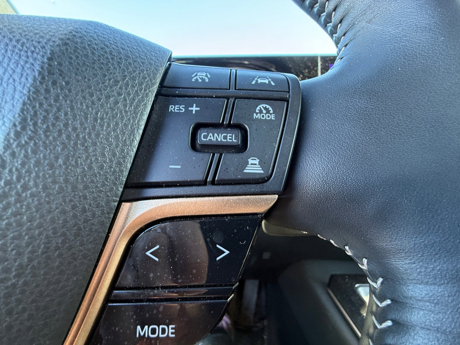 2025 Toyota Crown Signia XLE