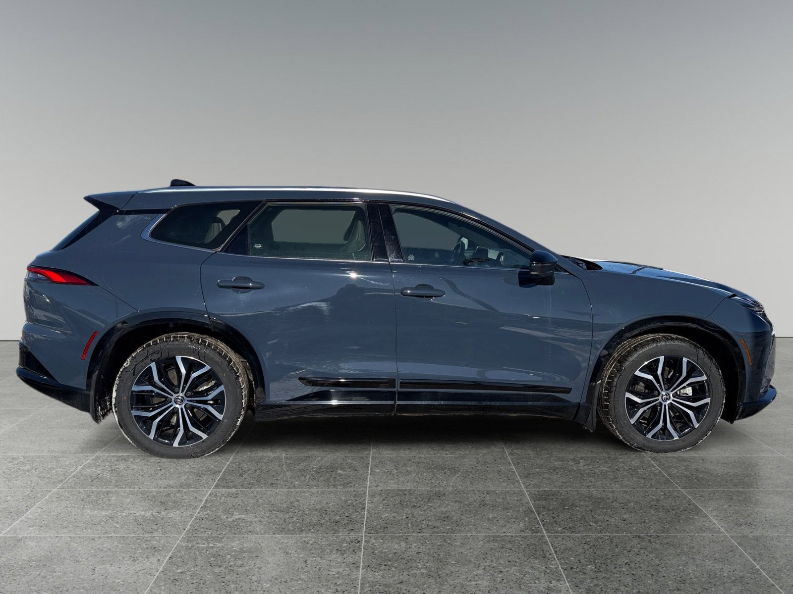 2025 Toyota Crown Signia XLE