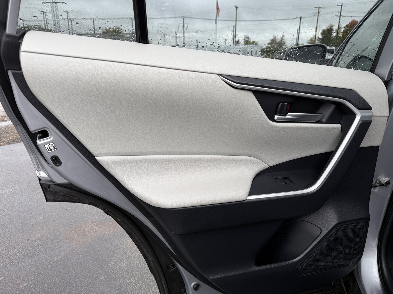 2019 Toyota RAV4 Hybrid XLE
