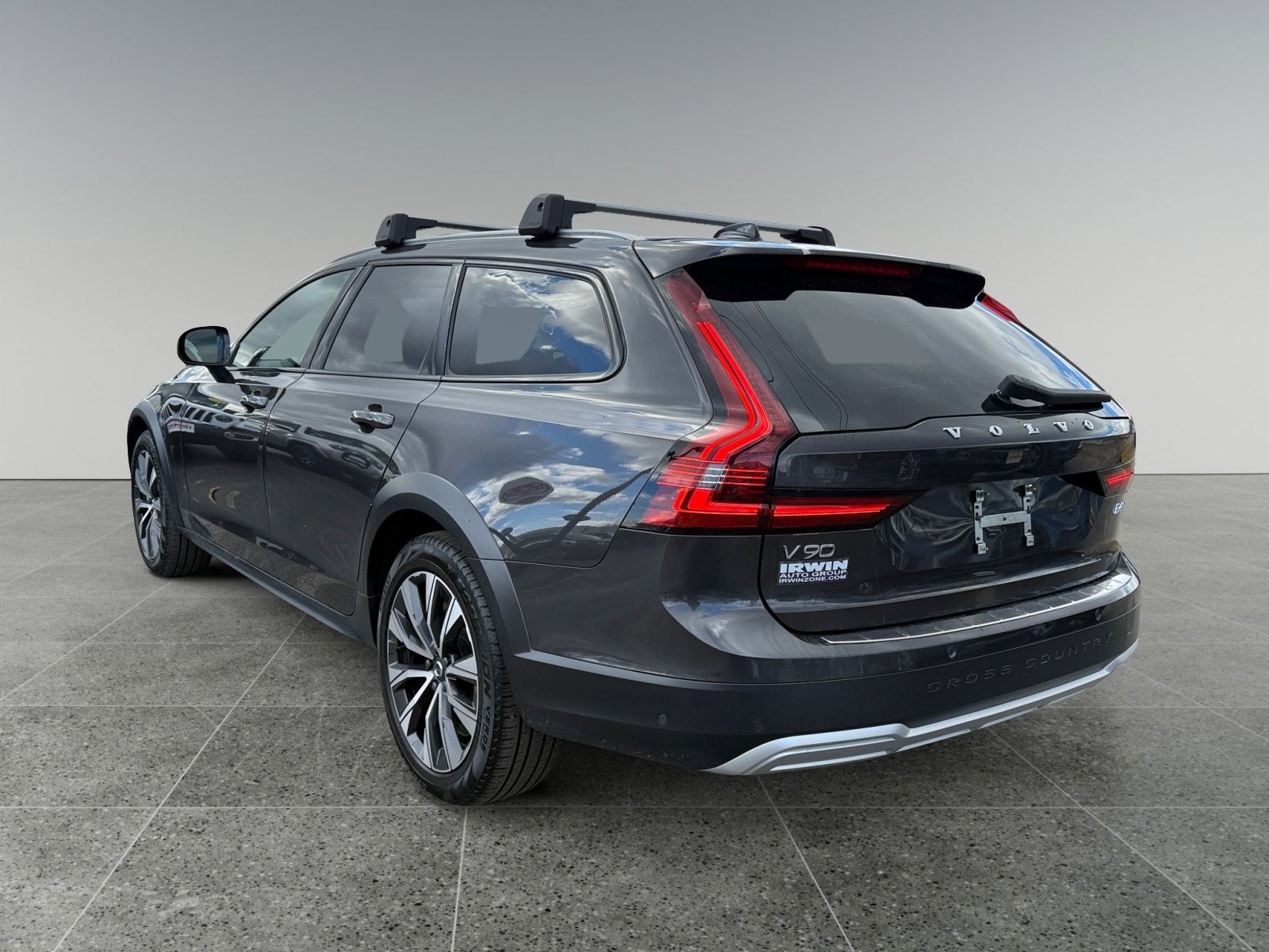 2024 Volvo V90 Cross Country Plus