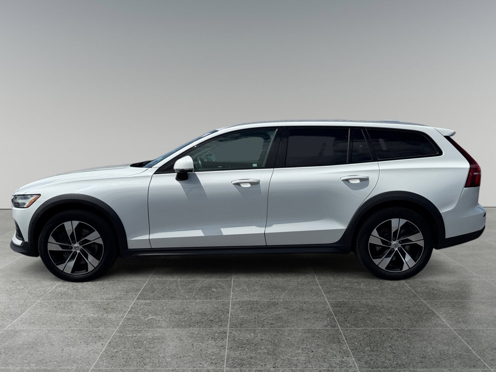 2020 Volvo V60 Cross Country T5