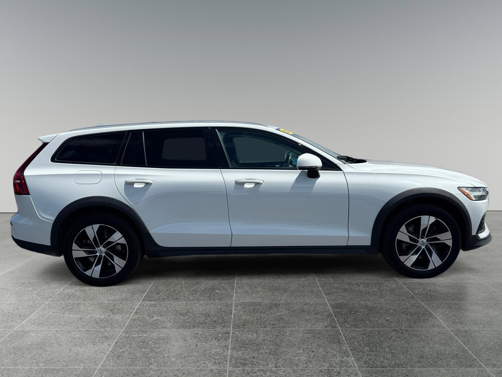 2020 Volvo V60 Cross Country T5