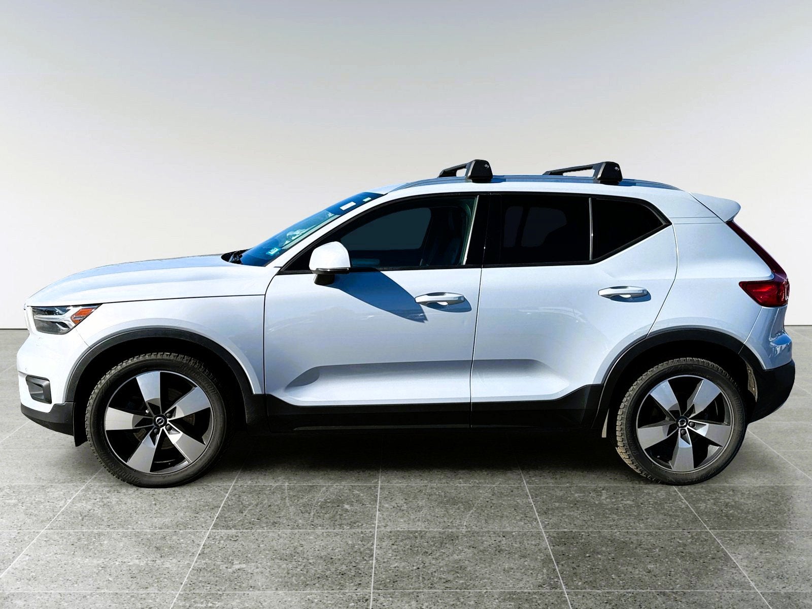 2022 Volvo XC40 Momentum